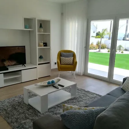 Holiday home Alojamentos Campo & Mar - Vivenda Golden House